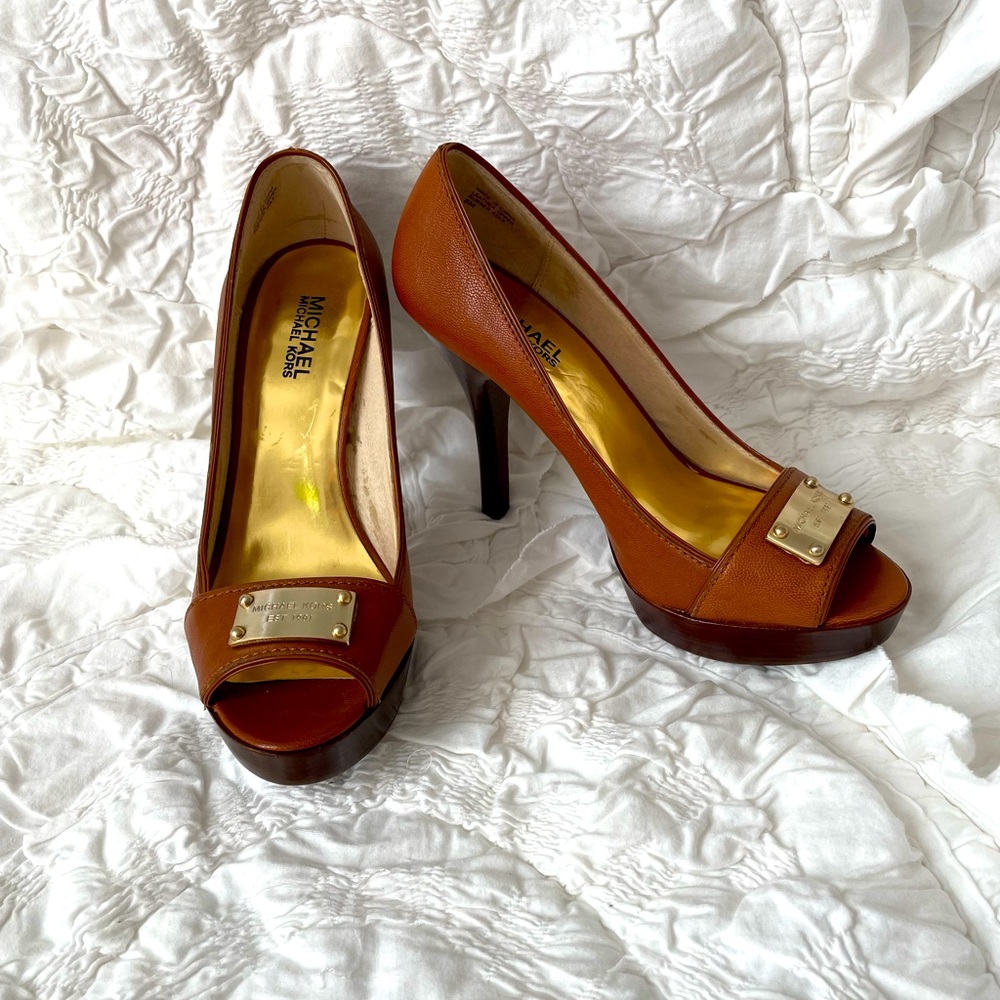 Michael Kors women’s size 8 brown leather peep-toe heels